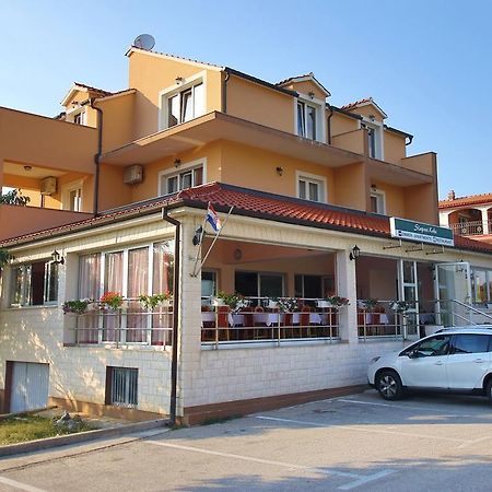 Guest Accommodation Slapovi Krke Lozovac Eksteriør bilde